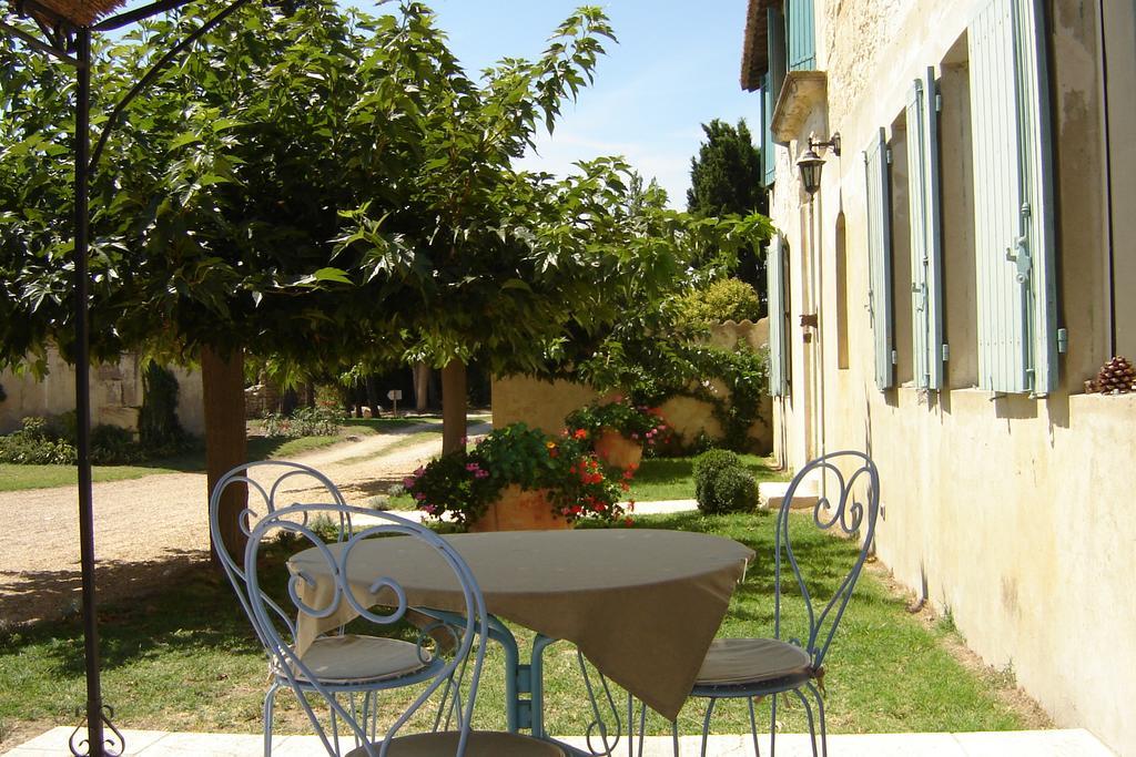 Mas Petit Prince Bed and Breakfast Arles Esterno foto