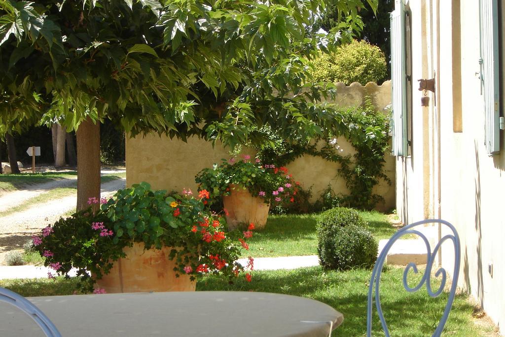 Mas Petit Prince Bed and Breakfast Arles Esterno foto