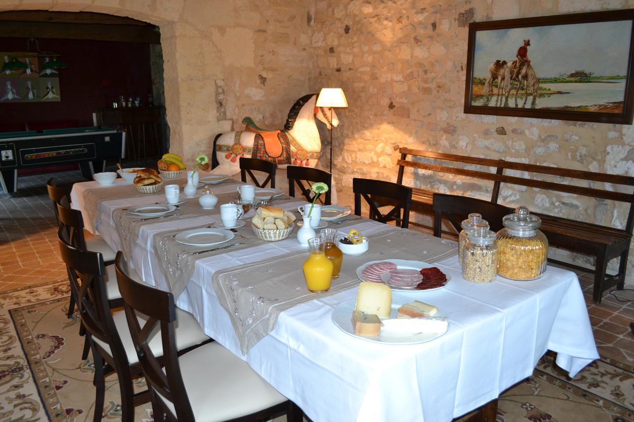 Mas Petit Prince Bed and Breakfast Arles Esterno foto